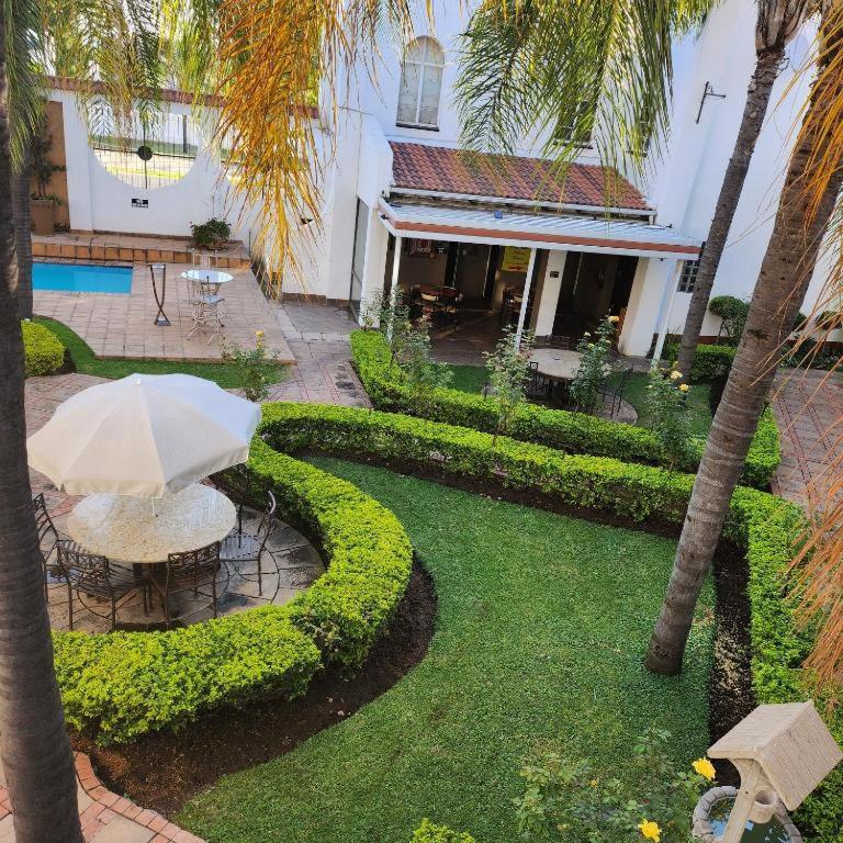 בריטס Casa Grande Guest Lodge מראה חיצוני תמונה